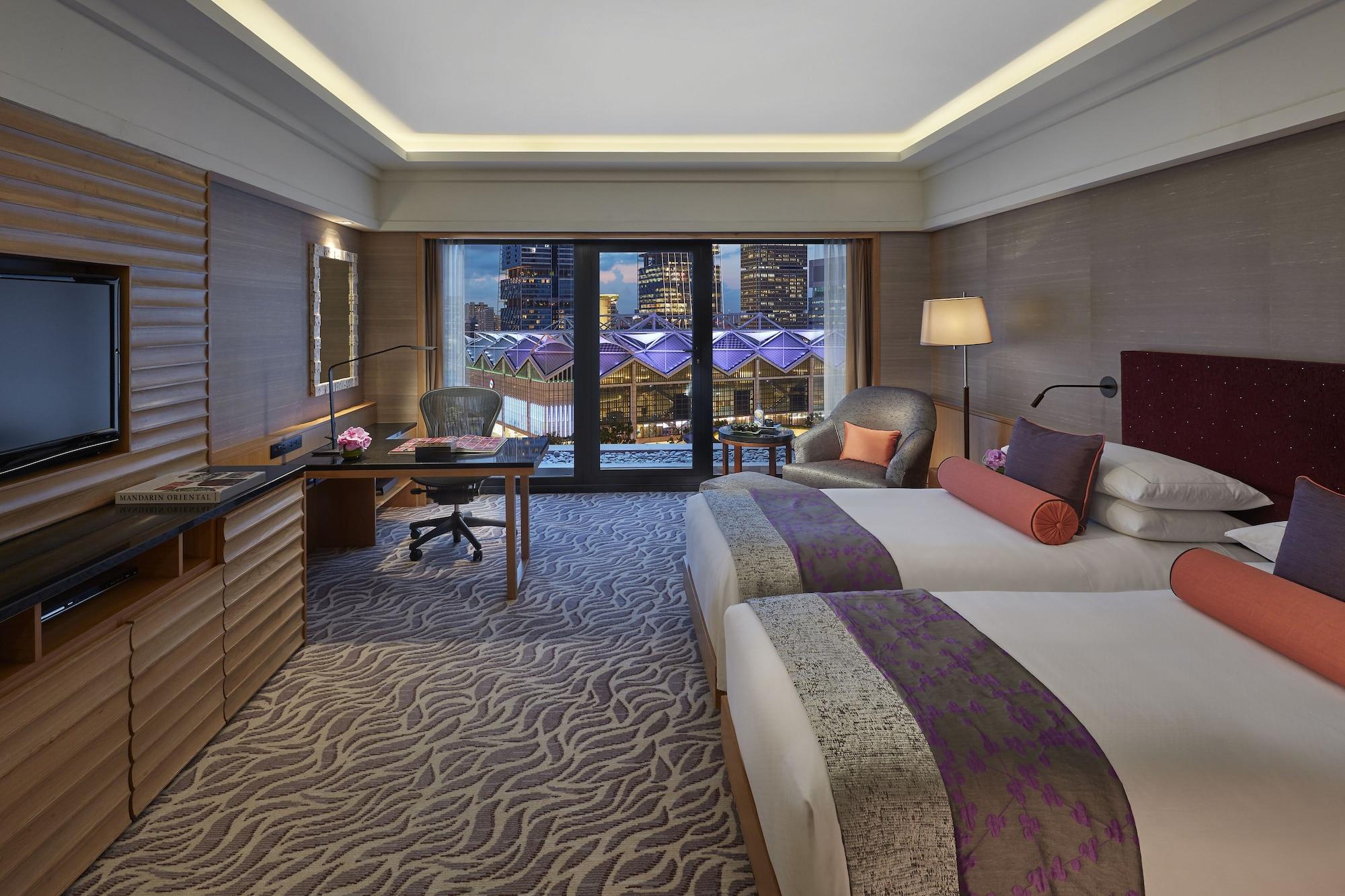 Mandarin Oriental, Khách sạn